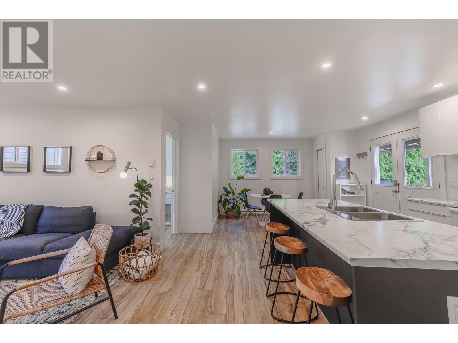 16102 3A Highway, Crawford Bay, BC - Indoor