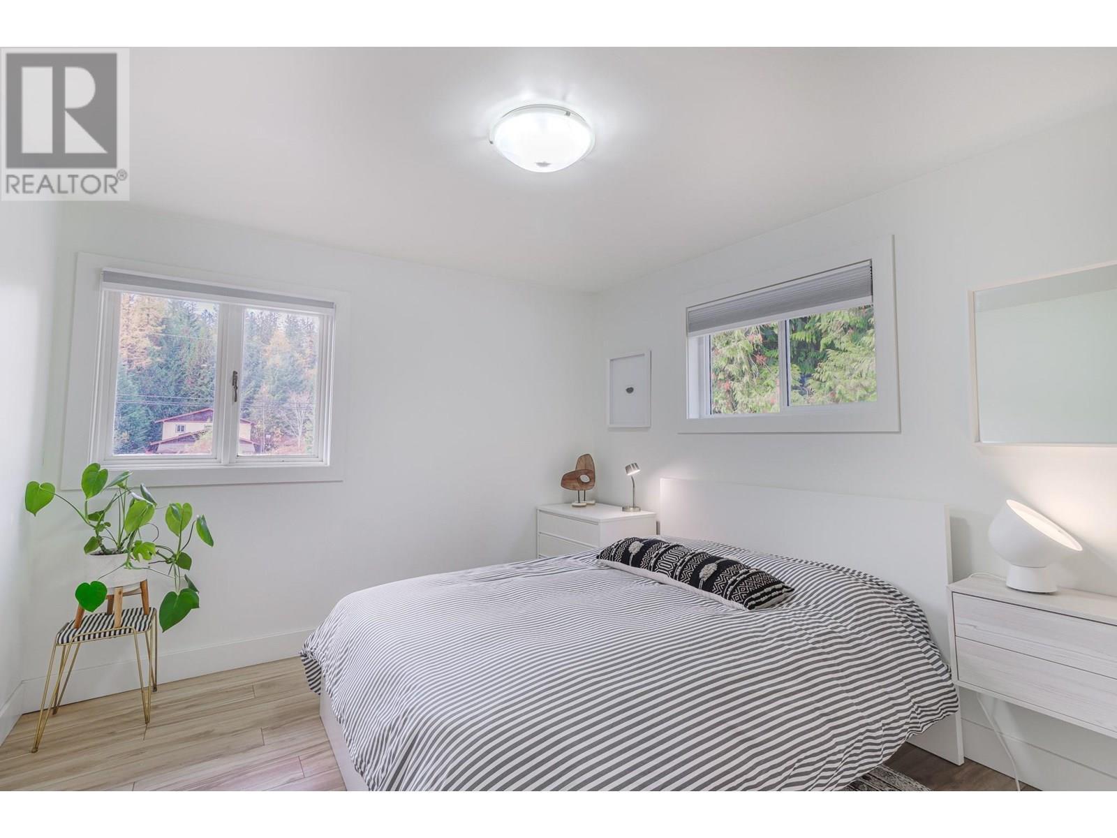 16102 3A Highway, Crawford Bay, BC - Indoor Photo Showing Bedroom