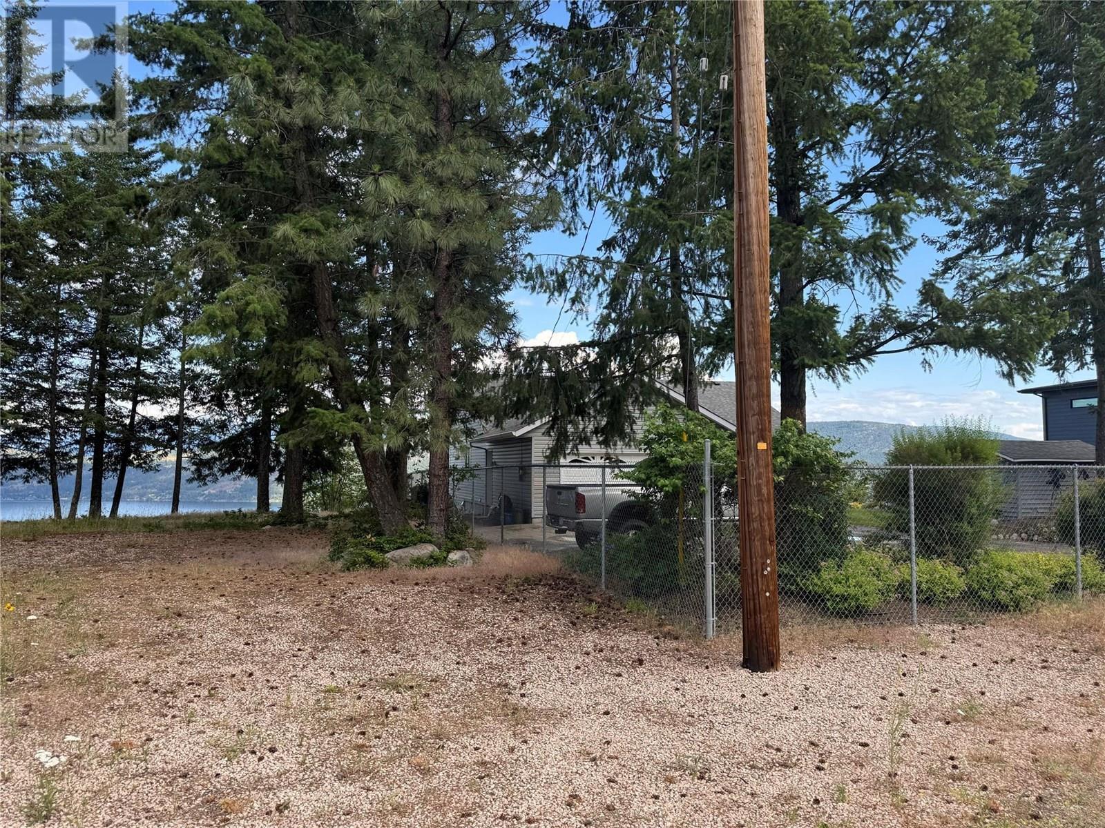 Neighbour to the right. - 90 Crown Crescent, Vernon, BC