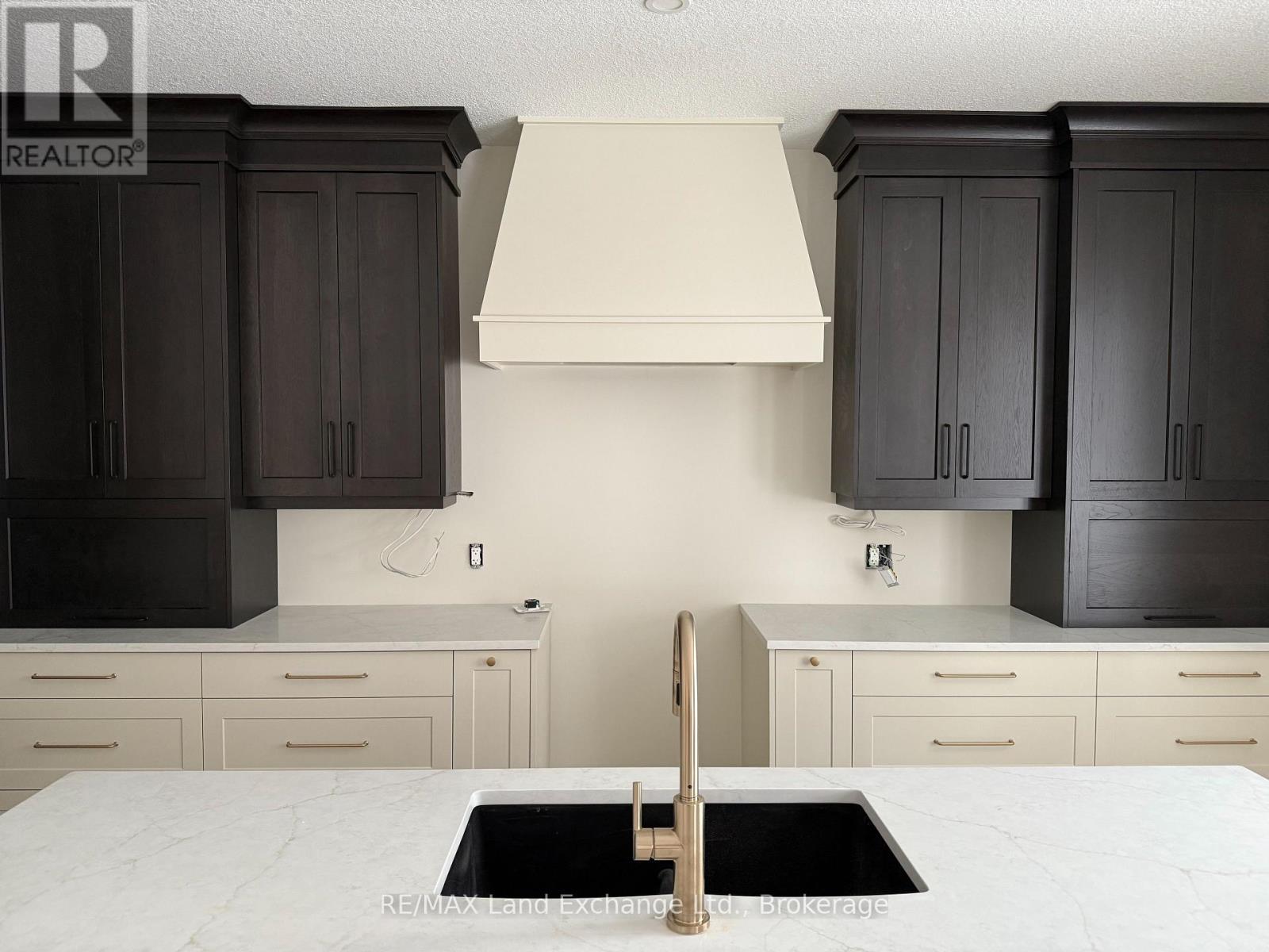 964 Bogdanovic Way, Huron-Kinloss, ON - Indoor Photo Showing Kitchen