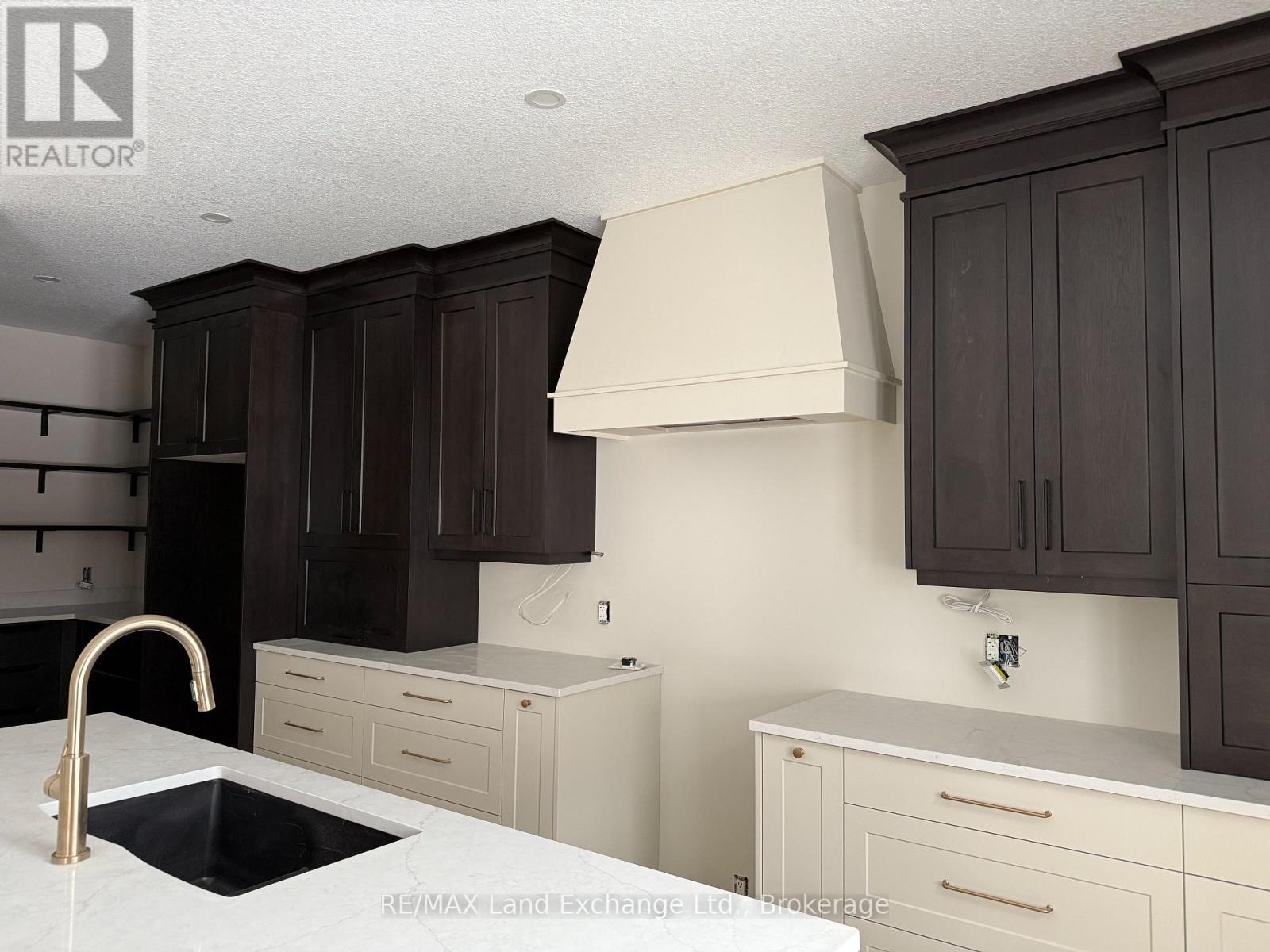 964 Bogdanovic Way, Huron-Kinloss, ON - Indoor Photo Showing Kitchen