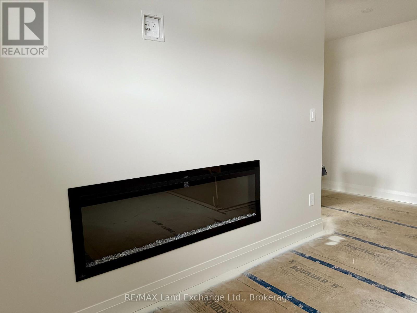 964 Bogdanovic Way, Huron-Kinloss, ON - Indoor With Fireplace