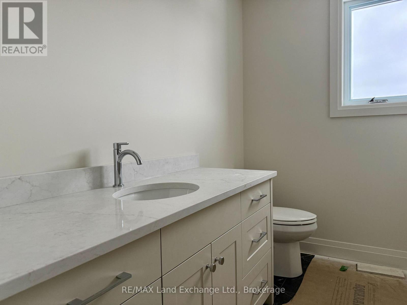 964 Bogdanovic Way, Huron-Kinloss, ON - Indoor Photo Showing Bathroom