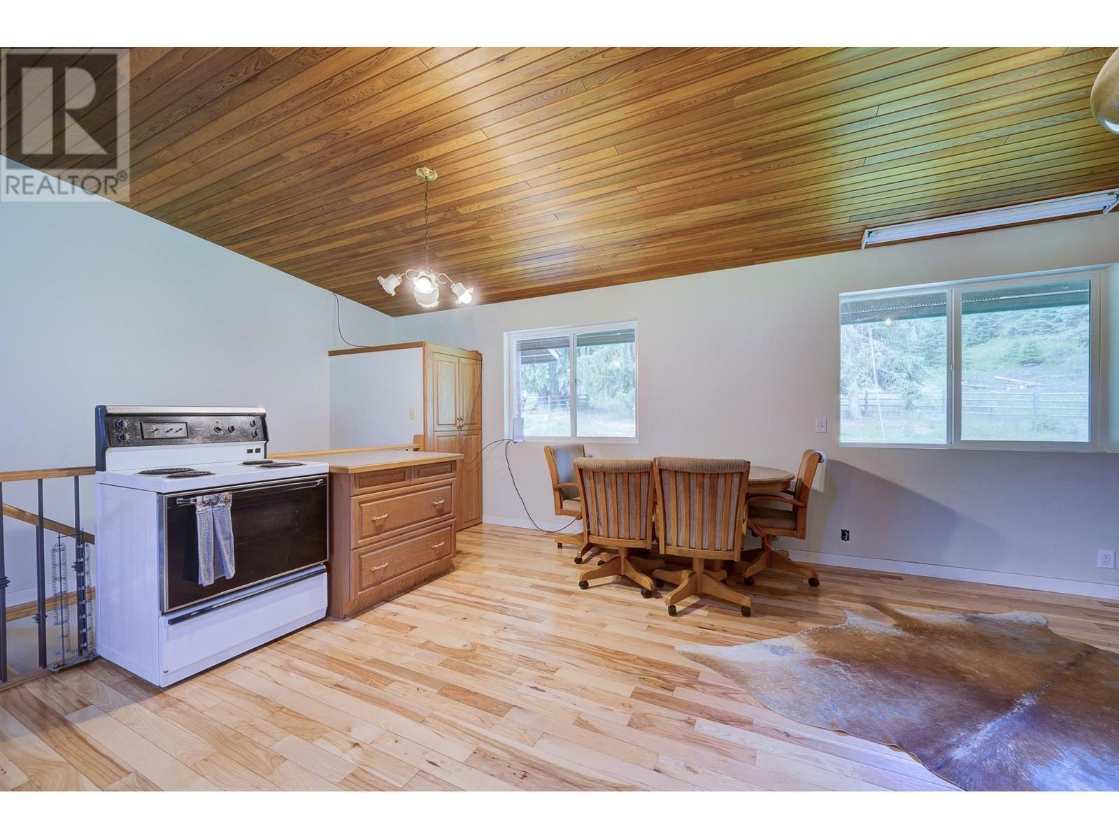 1053 Ptarmigan Road, Chase, BC - Indoor