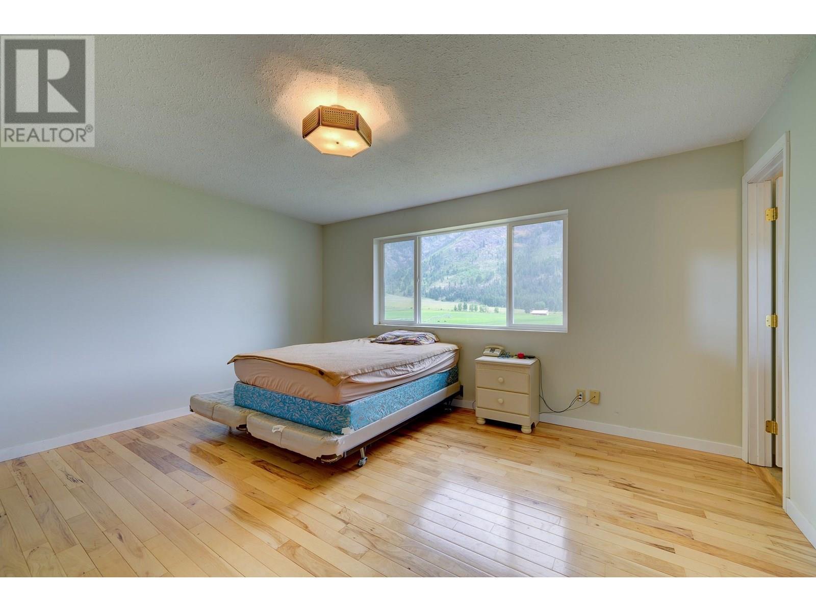 1053 Ptarmigan Road, Chase, BC - Indoor Photo Showing Bedroom
