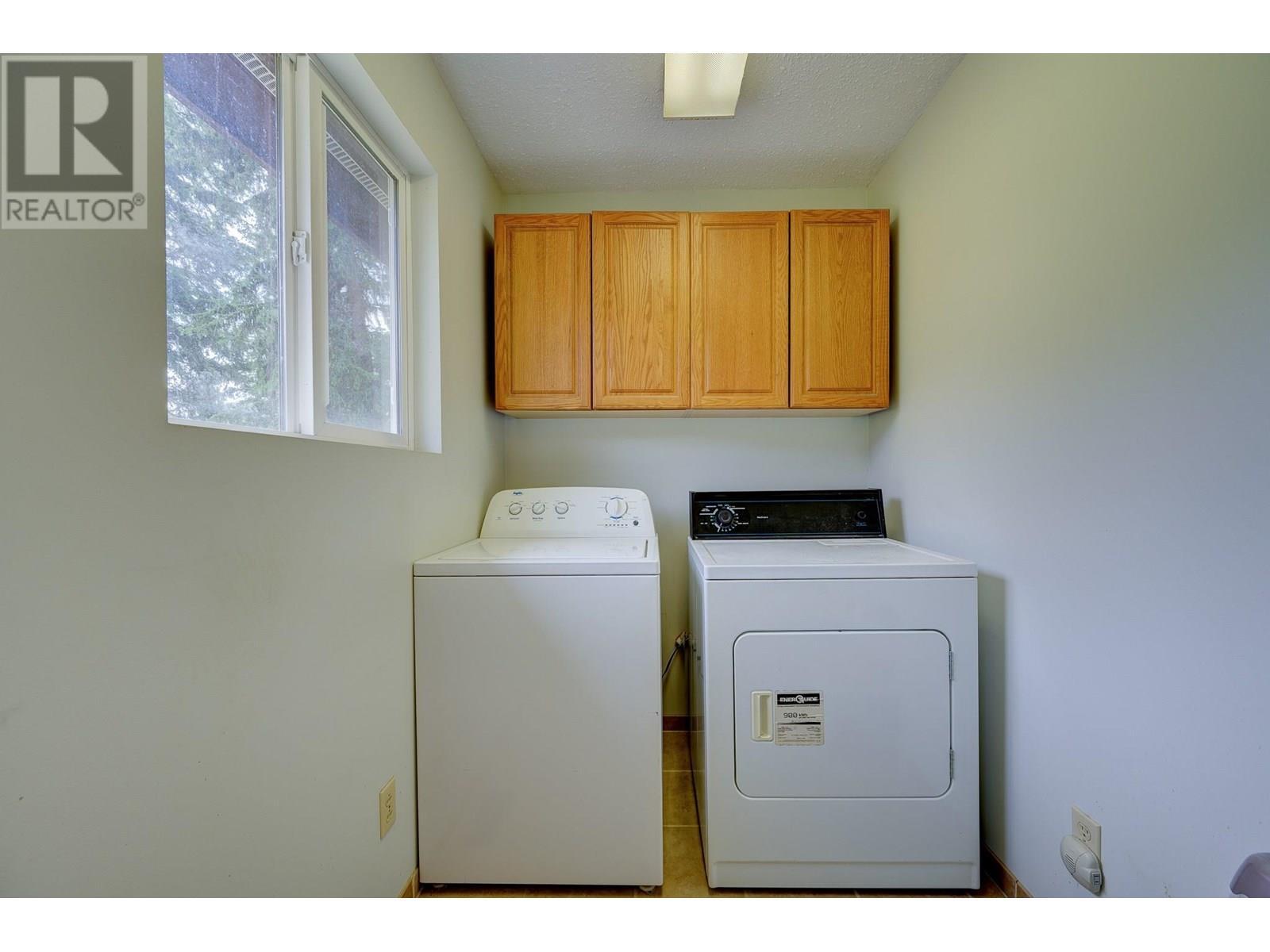 1053 Ptarmigan Road, Chase, BC - Indoor Photo Showing Laundry Room
