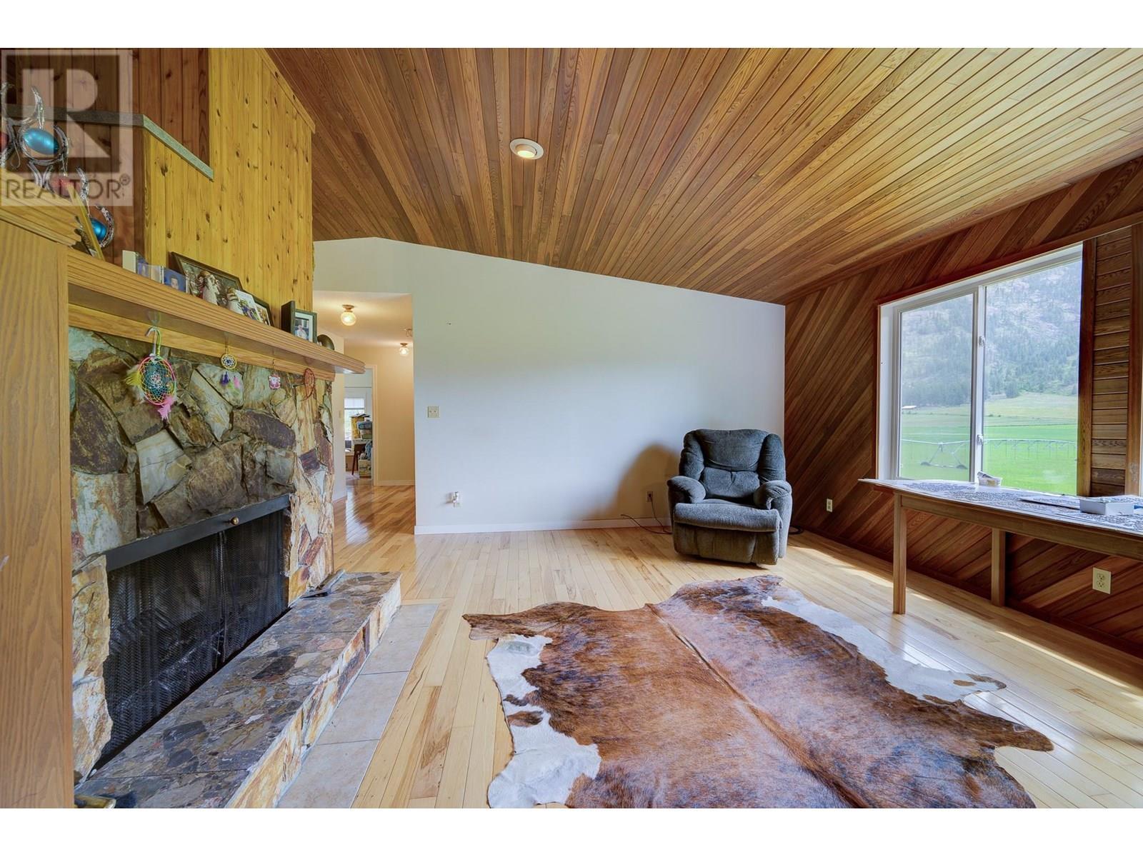 1053 Ptarmigan Road, Chase, BC - Indoor Photo Showing Other Room With Fireplace