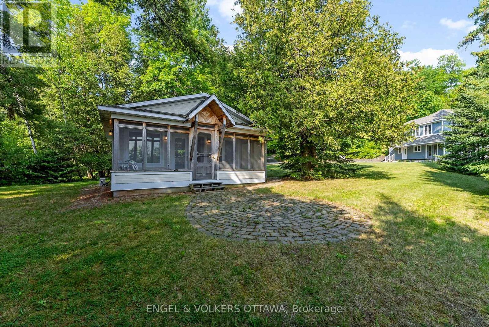 541 Morglan Lane, Greater Madawaska, ON - Outdoor