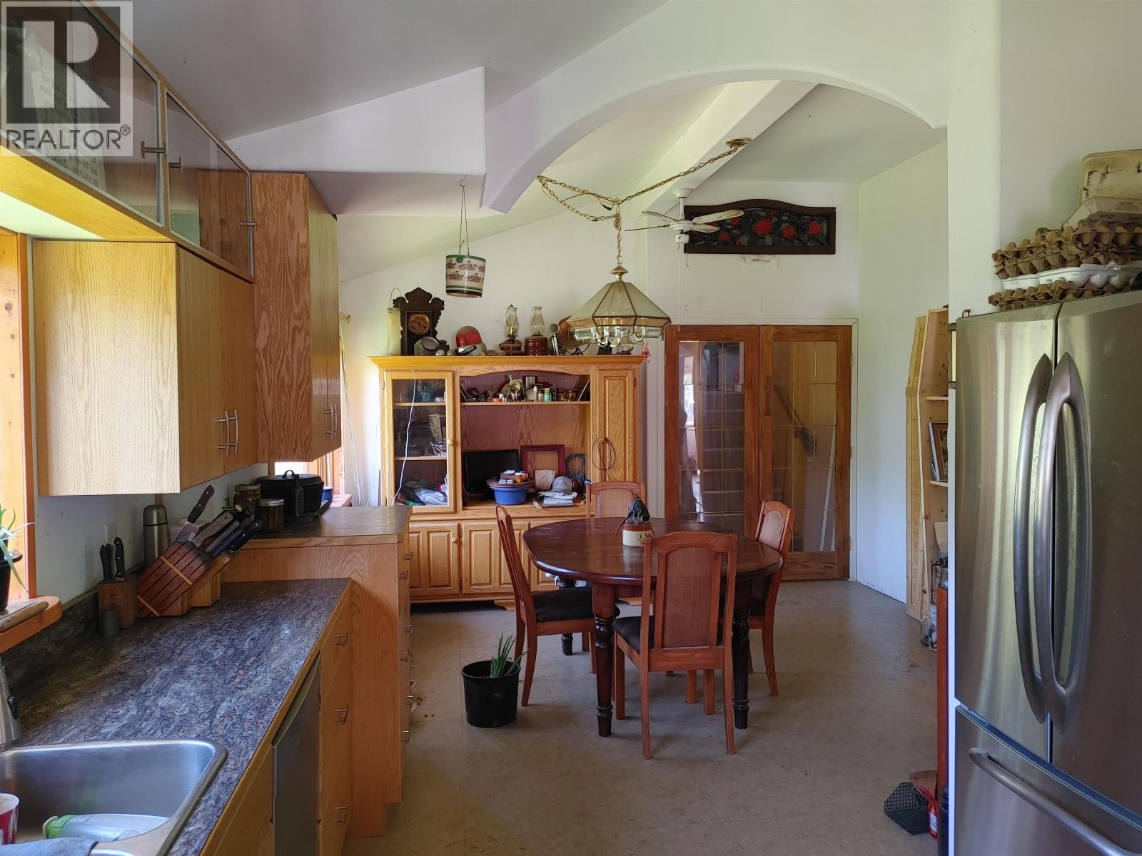 7814 Little Fort 24 Highway, Lone Butte, BC - Indoor