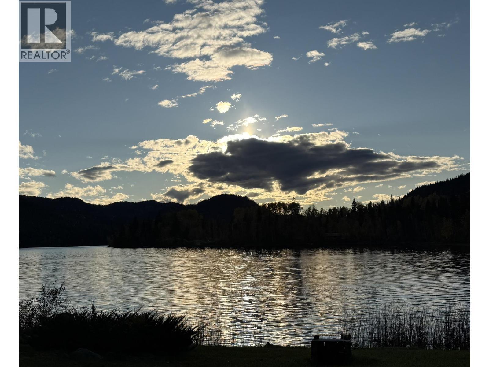 7814 Little Fort 24 Highway, Lone Butte, BC - Outdoor With Body Of Water With View