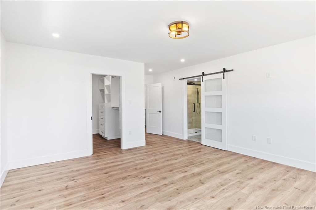 735 Hillcrest Dr, Fredericton, NB