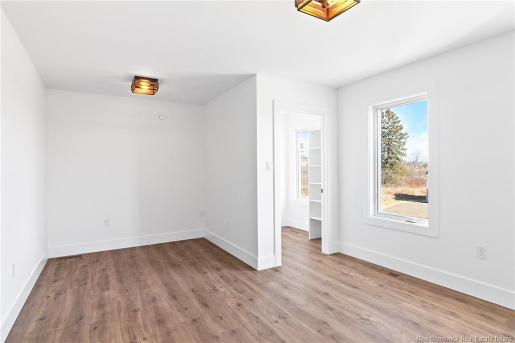 735 Hillcrest Dr, Fredericton, NB