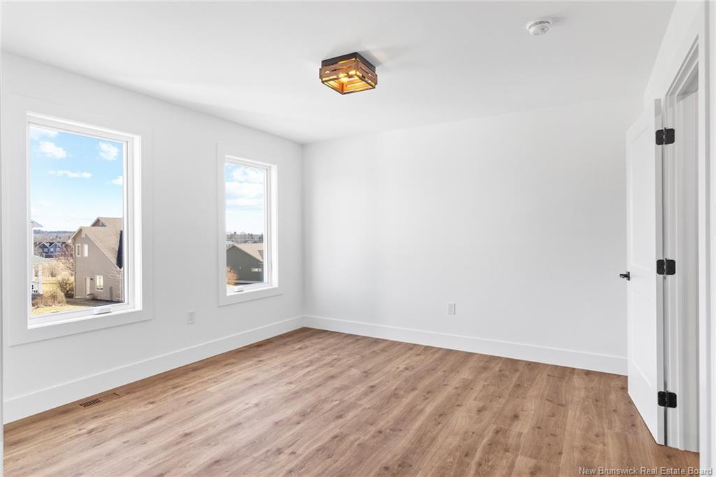 735 Hillcrest Dr, Fredericton, NB