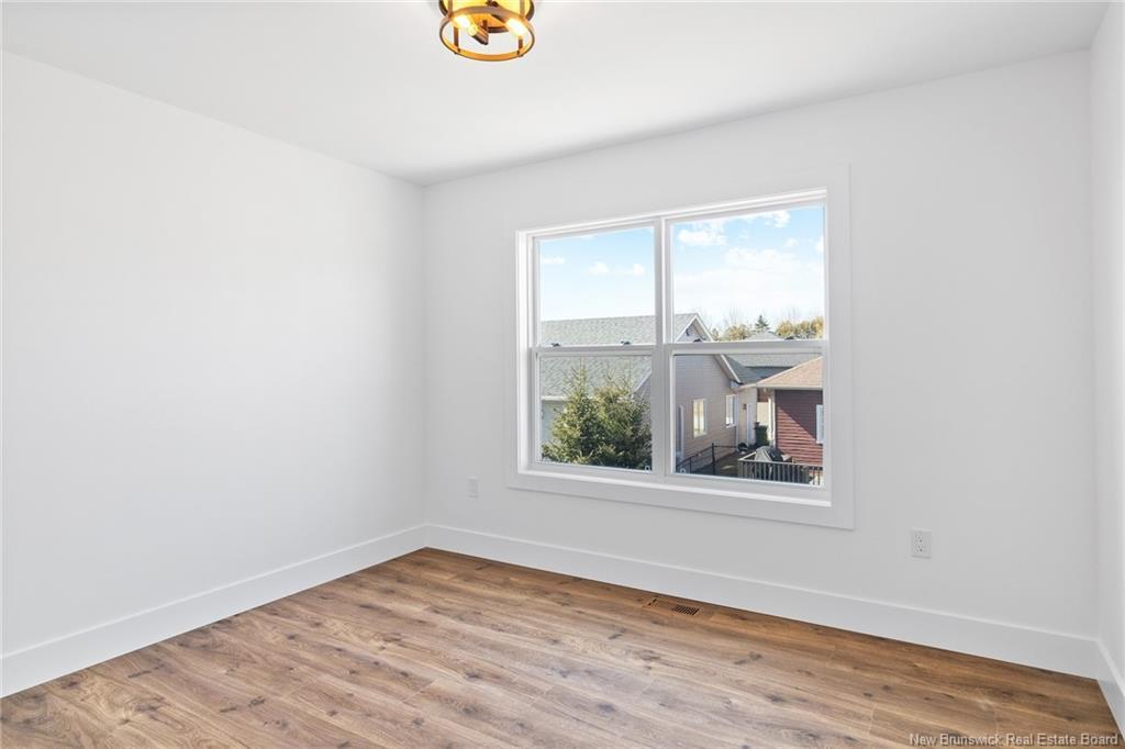 735 Hillcrest Dr, Fredericton, NB