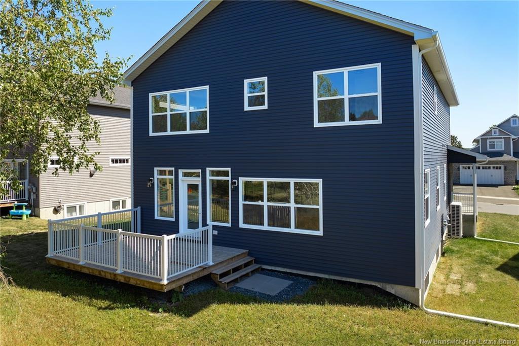 735 Hillcrest Dr, Fredericton, NB