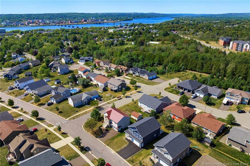 735 Hillcrest Dr, Fredericton, NB