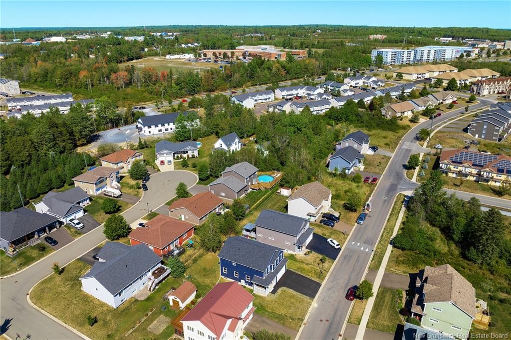 735 Hillcrest Dr, Fredericton, NB