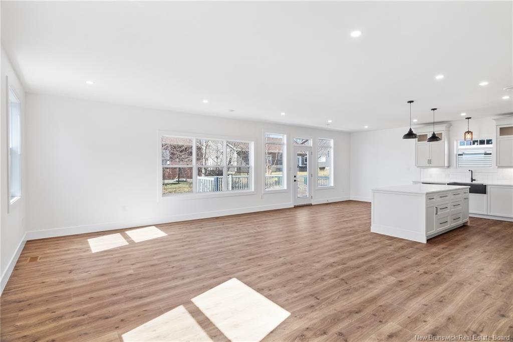 735 Hillcrest Dr, Fredericton, NB