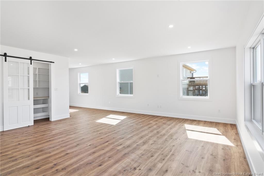 735 Hillcrest Dr, Fredericton, NB