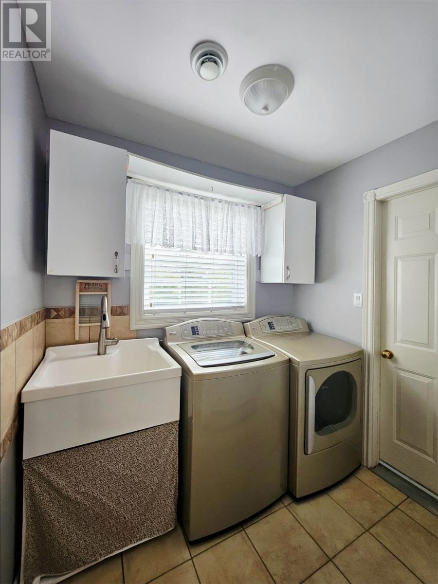 34 Chipmans Road, Spaniards Bay, NL - Indoor Photo Showing Laundry Room