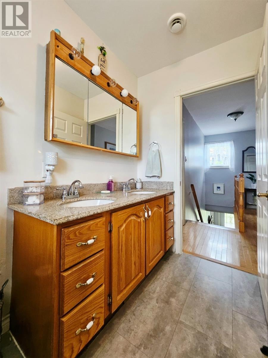 34 Chipmans Road, Spaniards Bay, NL - Indoor Photo Showing Kitchen