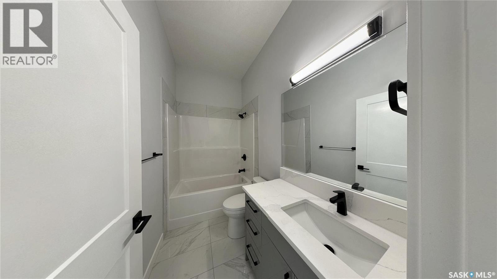 503 Kinloch Court, Saskatoon, SK - Indoor