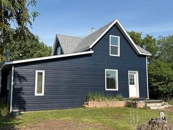 69 5th Street NE Hamiota, MB R0M 0T0