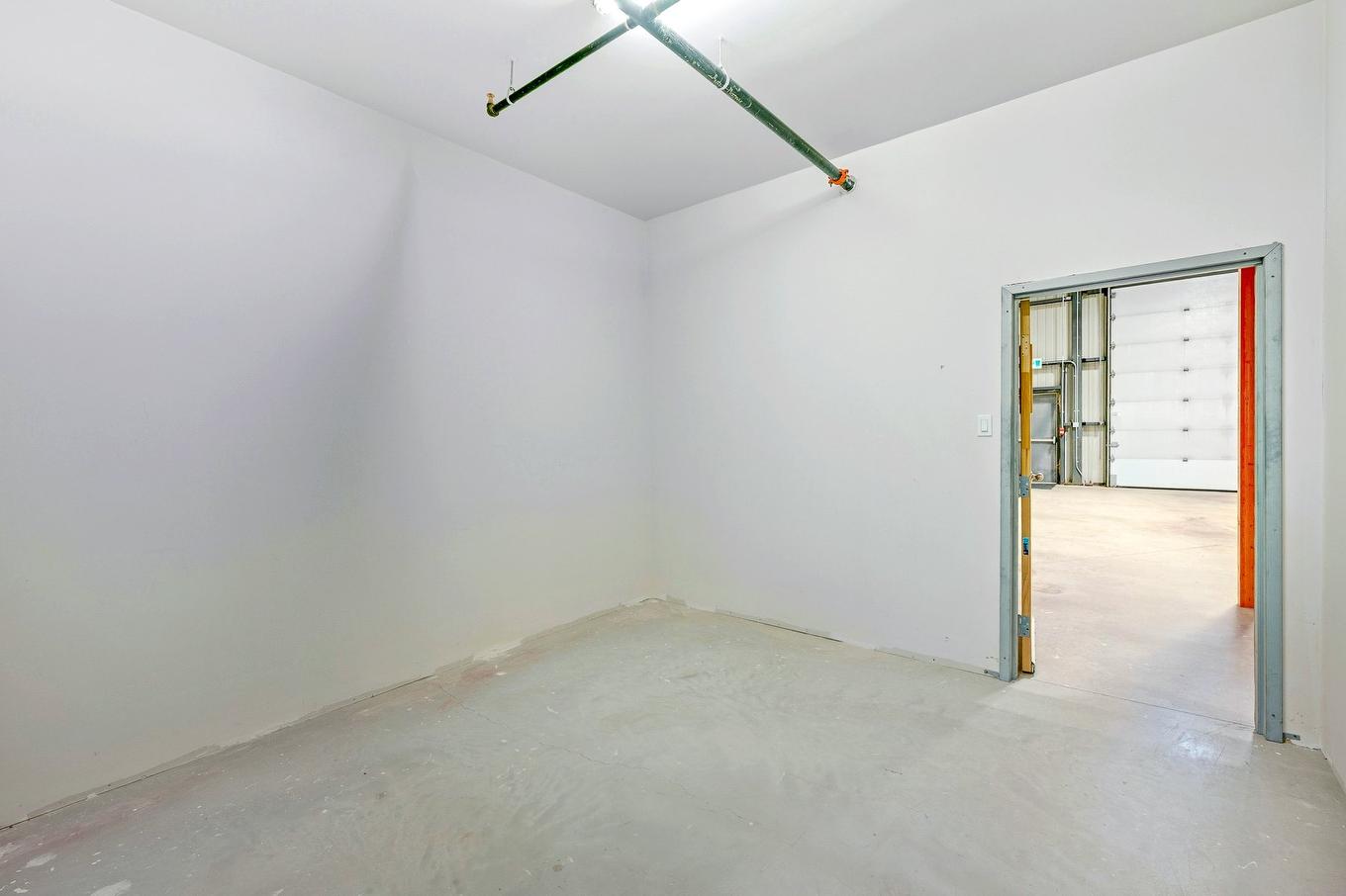 Office - 106-951 Ch. Du Lac-Écho, Prévost, QC