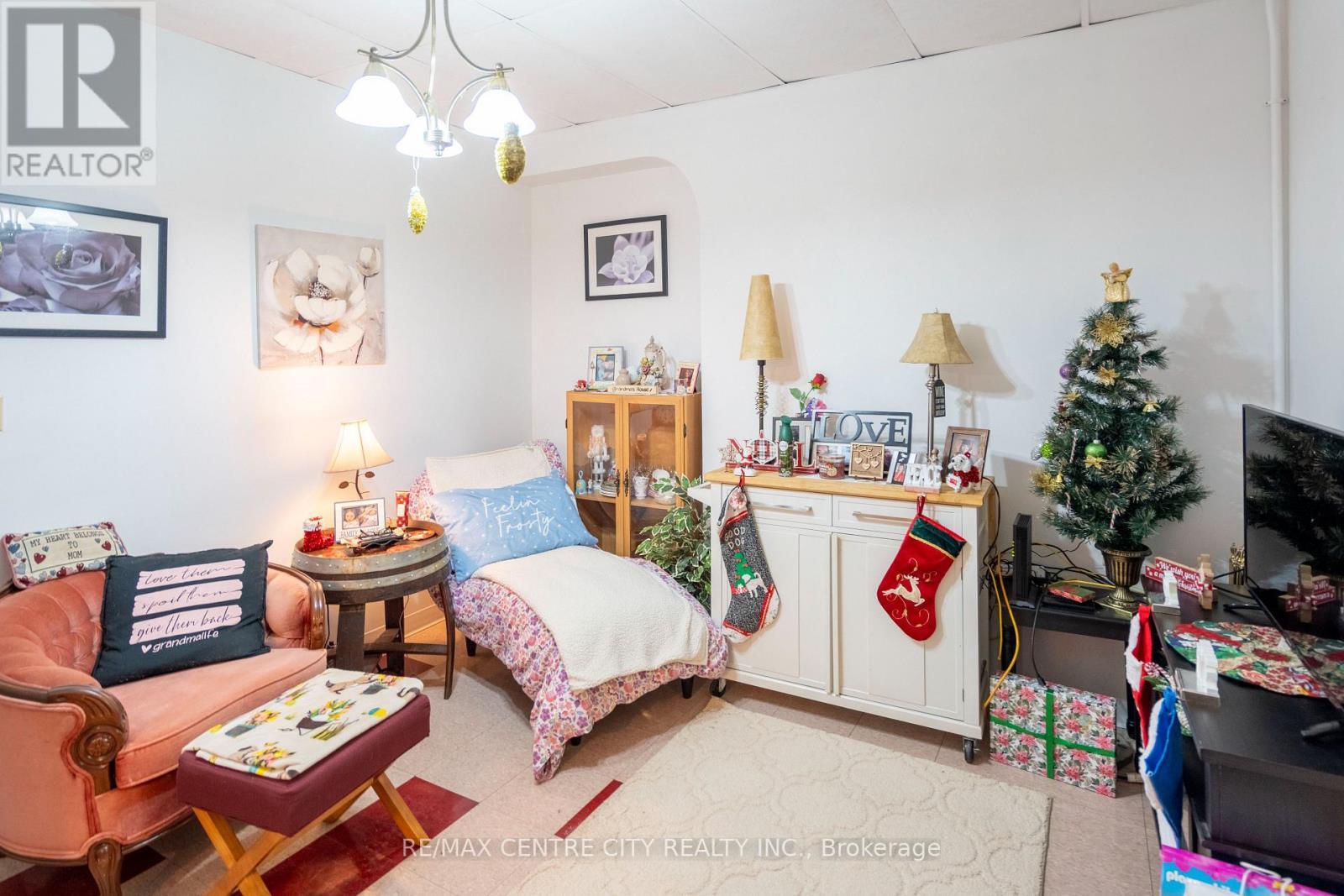 79 Front Street W, Strathroy-Caradoc (Nw), ON