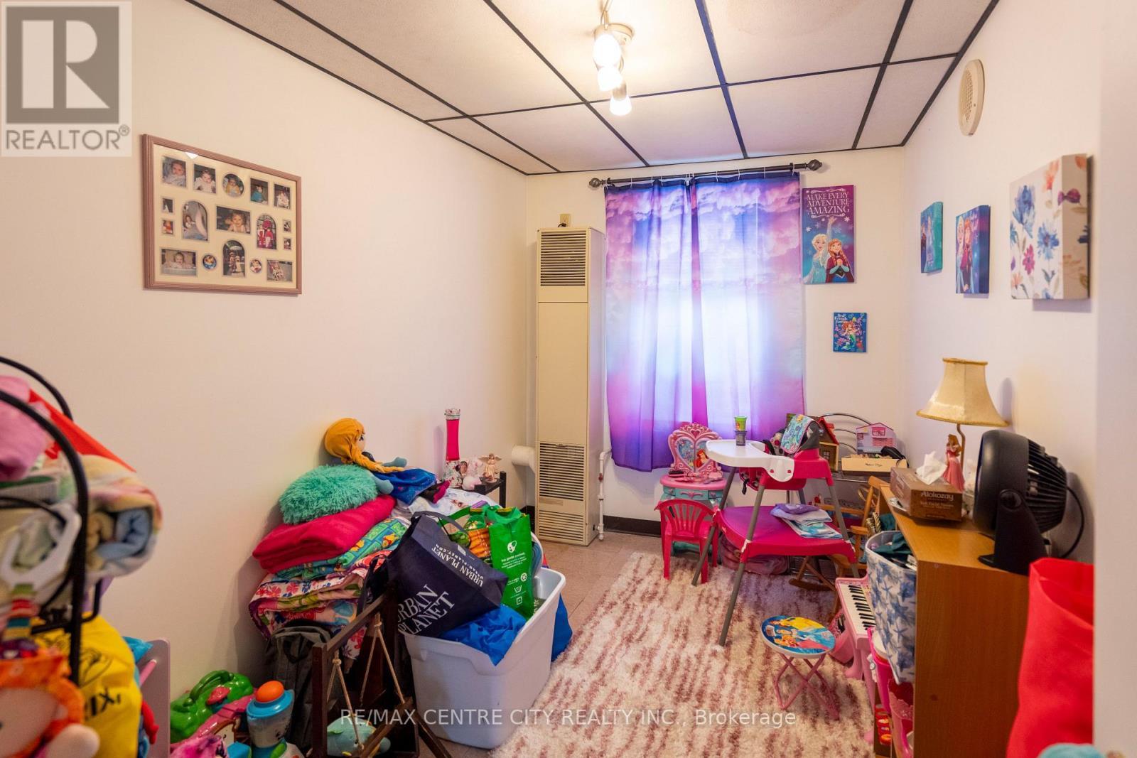 79 Front Street W, Strathroy-Caradoc (Nw), ON