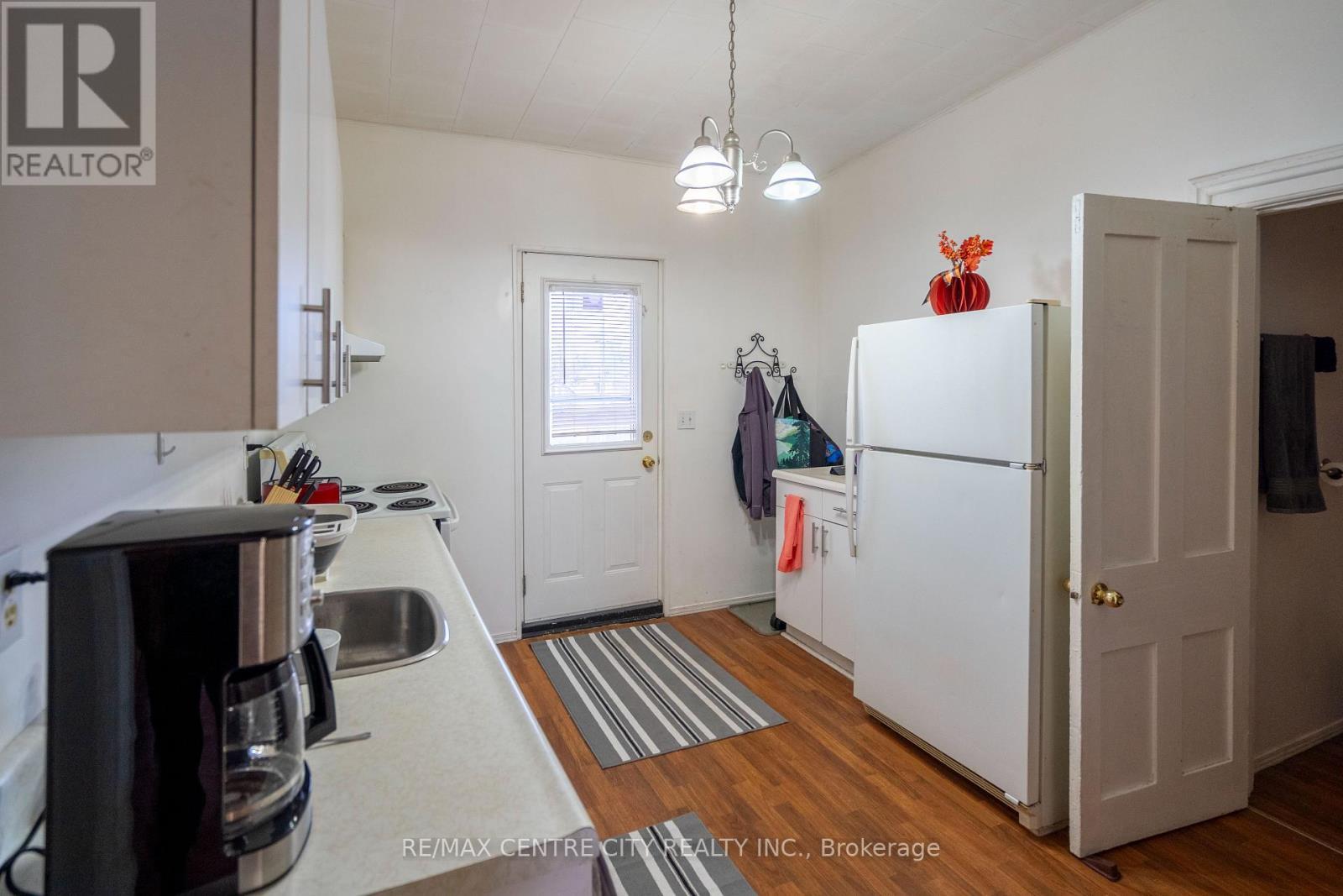 79 Front Street W, Strathroy-Caradoc (Nw), ON