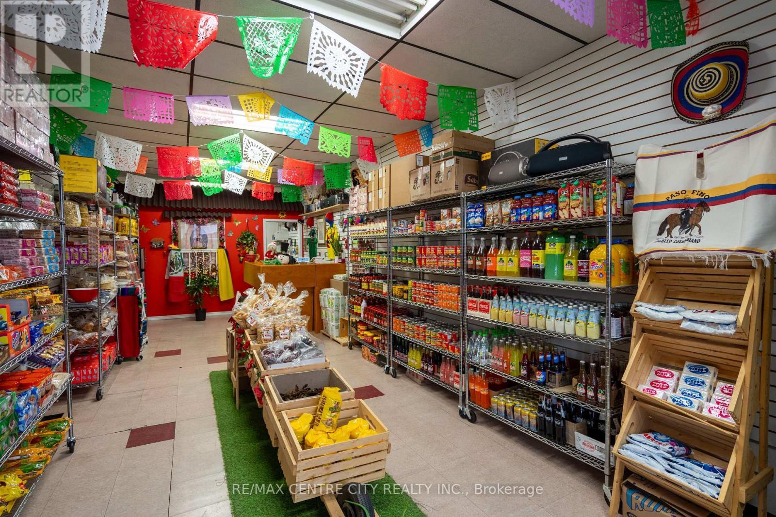 79 Front Street W, Strathroy-Caradoc (Nw), ON