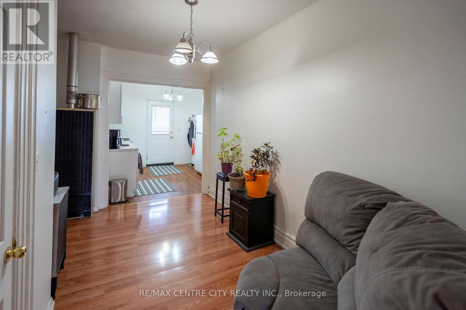 79 Front Street W, Strathroy-Caradoc (Nw), ON