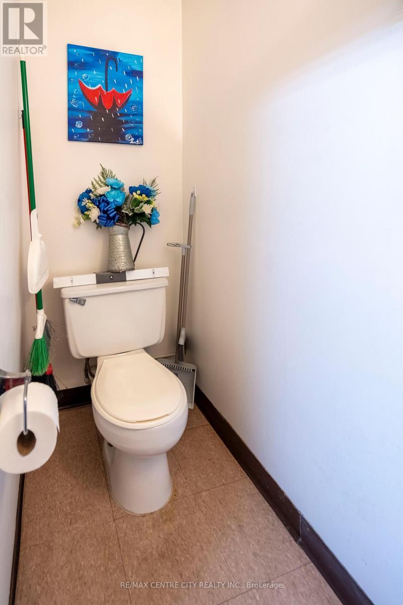 79 Front Street W, Strathroy-Caradoc (Nw), ON