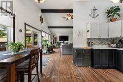 Kitchen/dining -