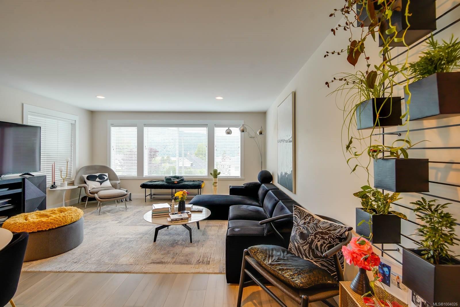 1-2623 5Th Ave, Port Alberni, BC - Indoor Photo Showing Living Room