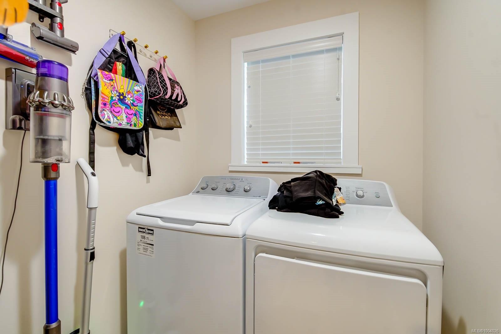 1-2623 5Th Ave, Port Alberni, BC - Indoor Photo Showing Laundry Room