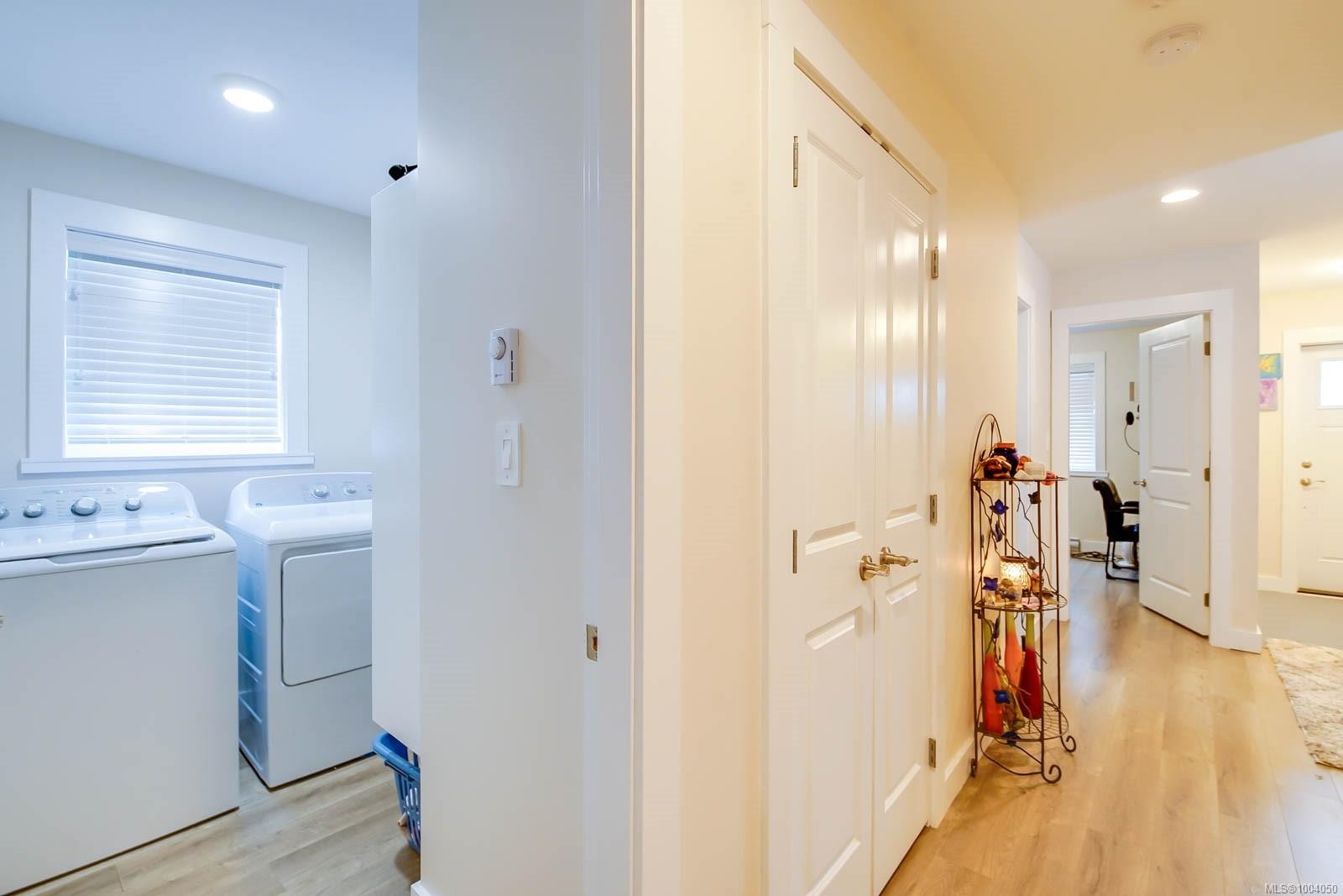 2-2623 5Th Ave, Port Alberni, BC - Indoor Photo Showing Laundry Room