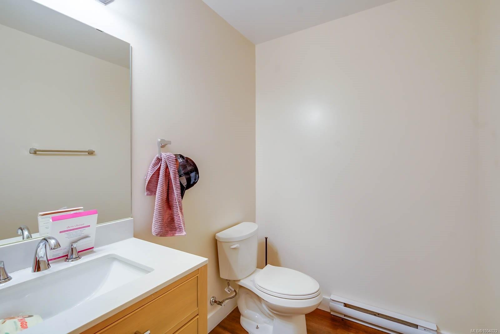 2615 5Th Ave, Port Alberni, BC - Indoor Photo Showing Bathroom