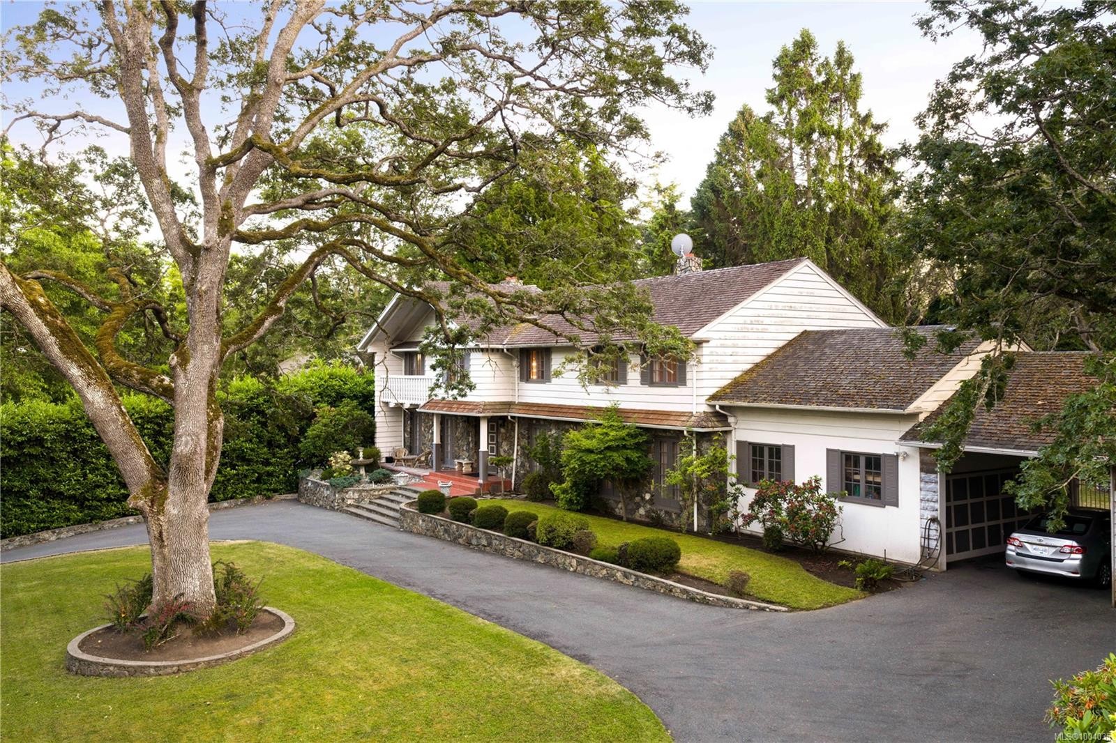 3460 Beach Dr, Oak Bay, BC