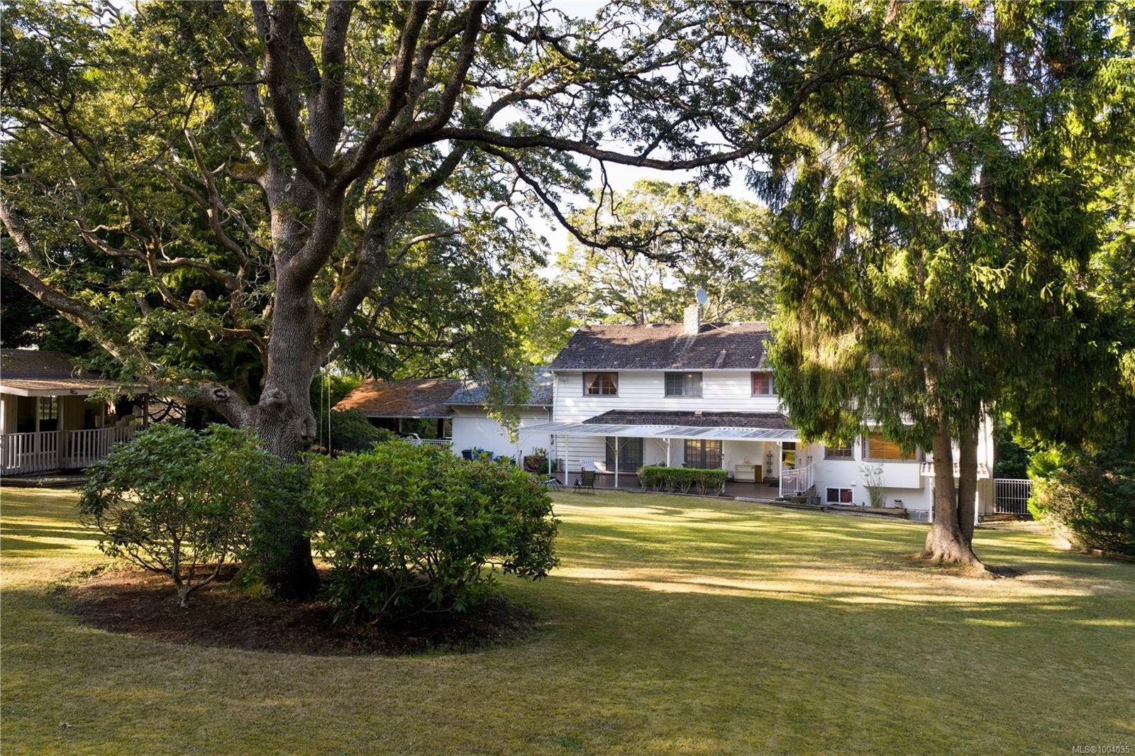 3460 Beach Dr, Oak Bay, BC