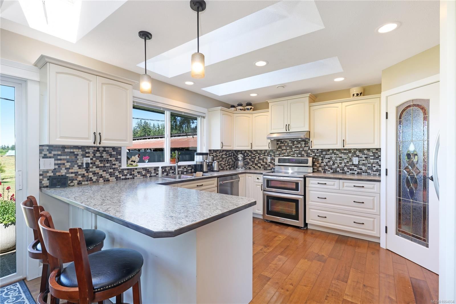 2332 Endall Rd, Black Creek, BC