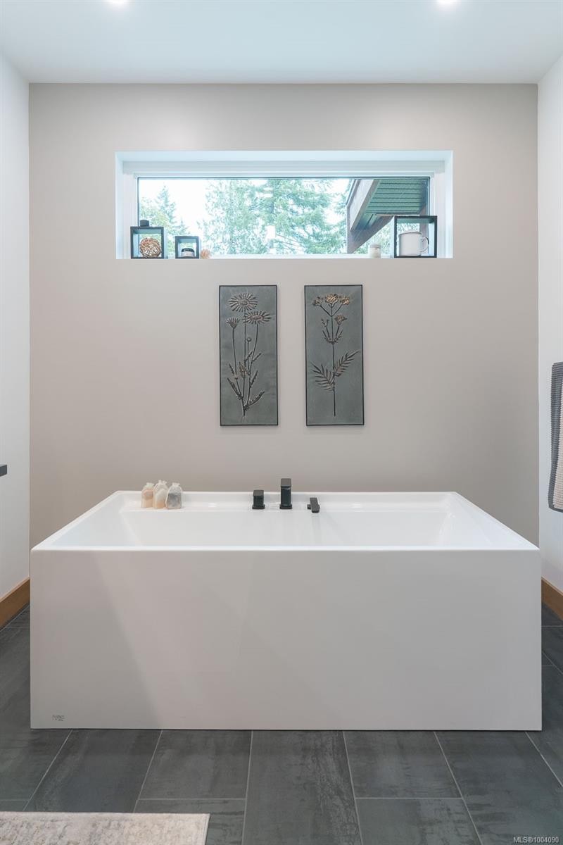 5625 Willow Rd, Port Alberni, BC