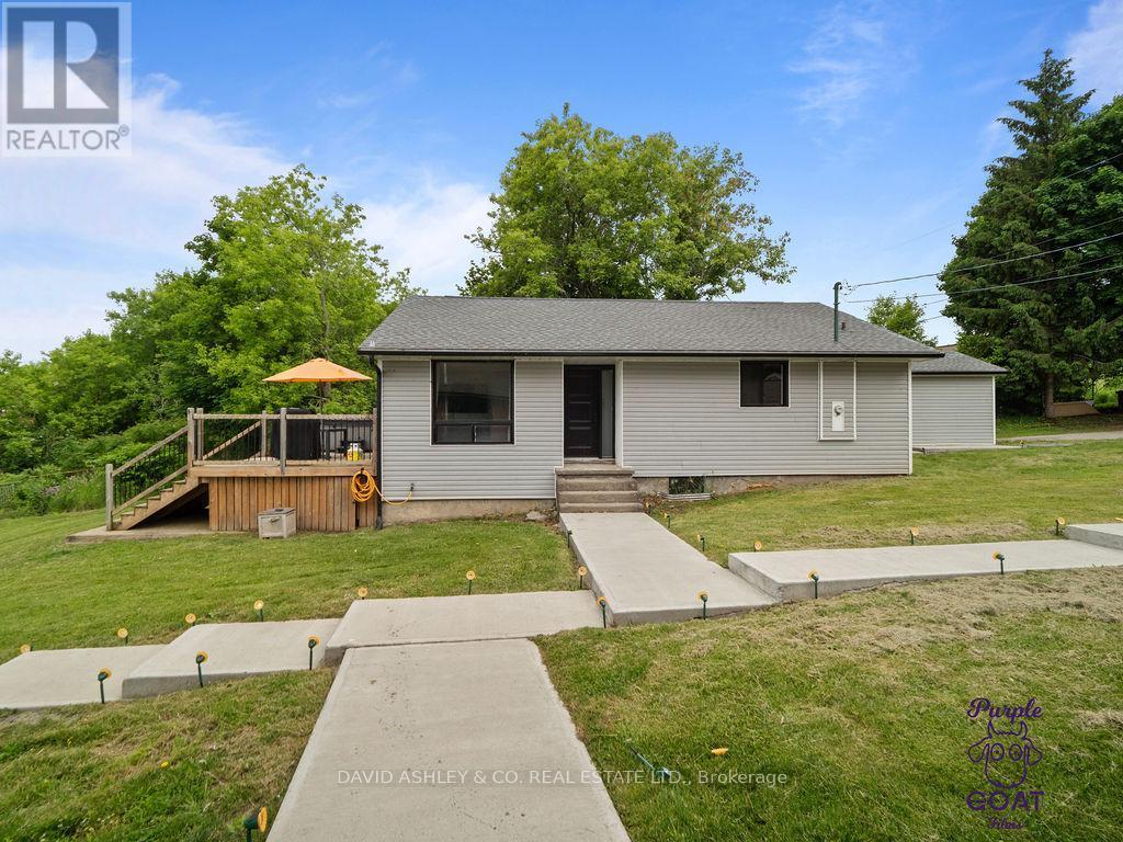 1,2,3,4,5 - 809-811 Hilmor Terrace S, Elizabethtown-Kitley, ON - Outdoor