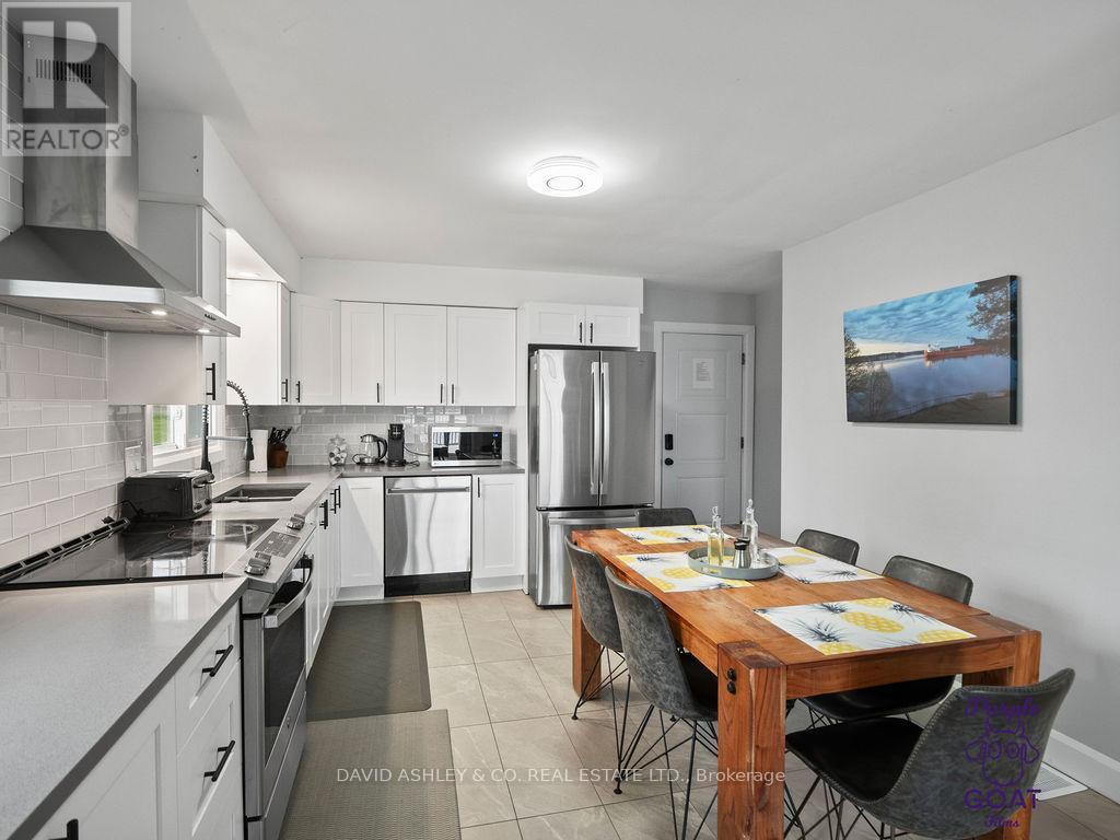 1,2,3,4,5 - 809-811 Hilmor Terrace S, Elizabethtown-Kitley, ON - Indoor