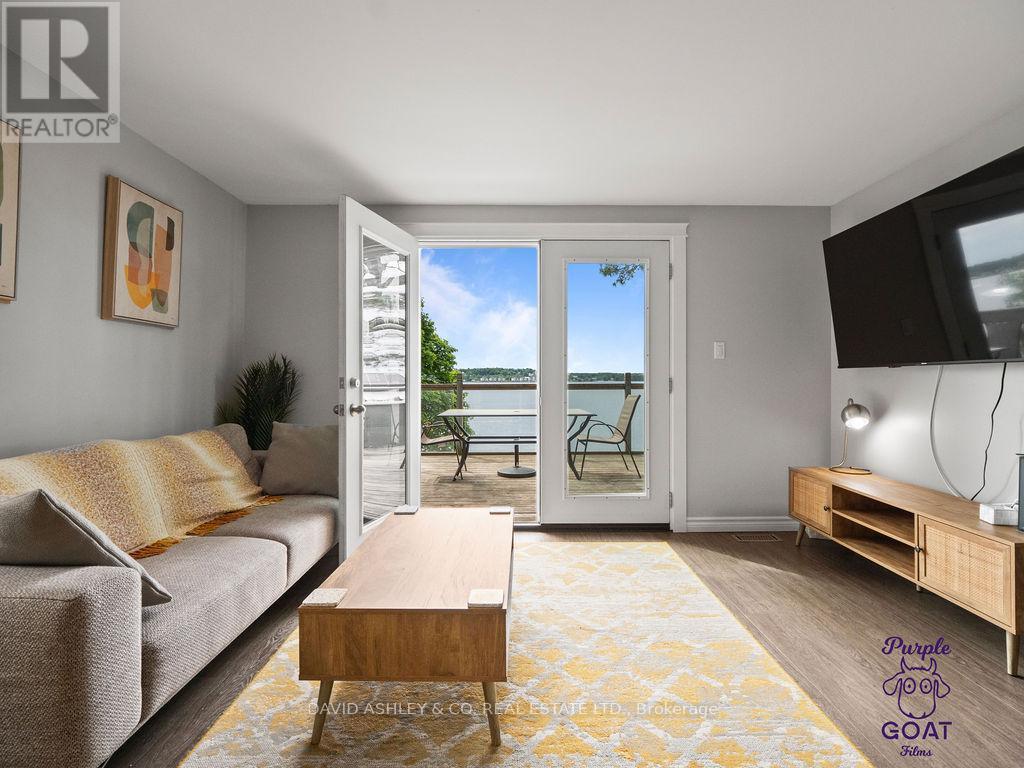 1,2,3,4,5 - 809-811 Hilmor Terrace S, Elizabethtown-Kitley, ON - Indoor Photo Showing Living Room