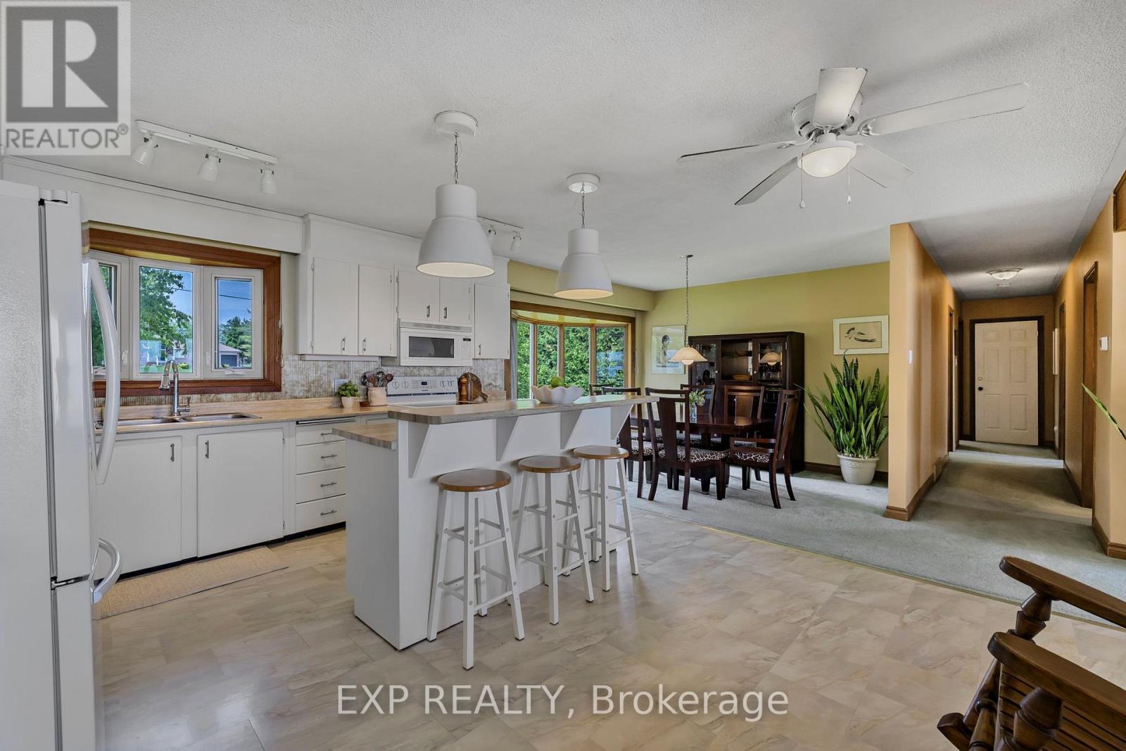 359 Aldred Drive, Scugog, ON - Indoor Photo Showing Kitchen With Double Sink