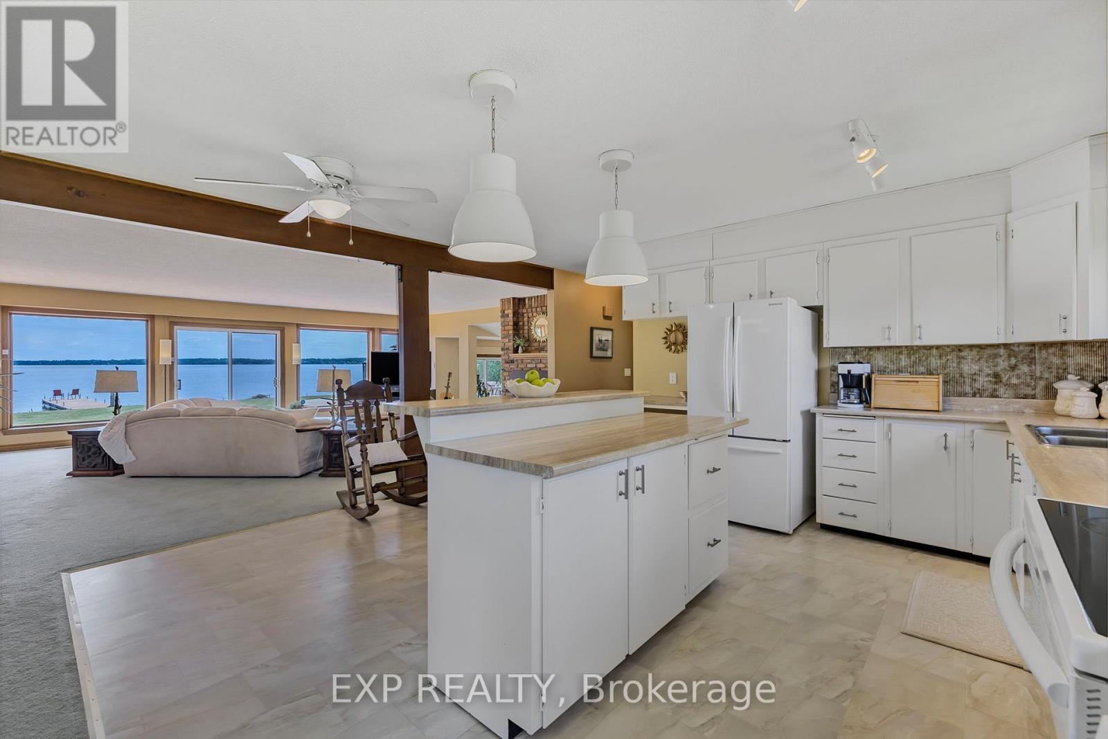 359 Aldred Drive, Scugog, ON - Indoor Photo Showing Kitchen With Double Sink