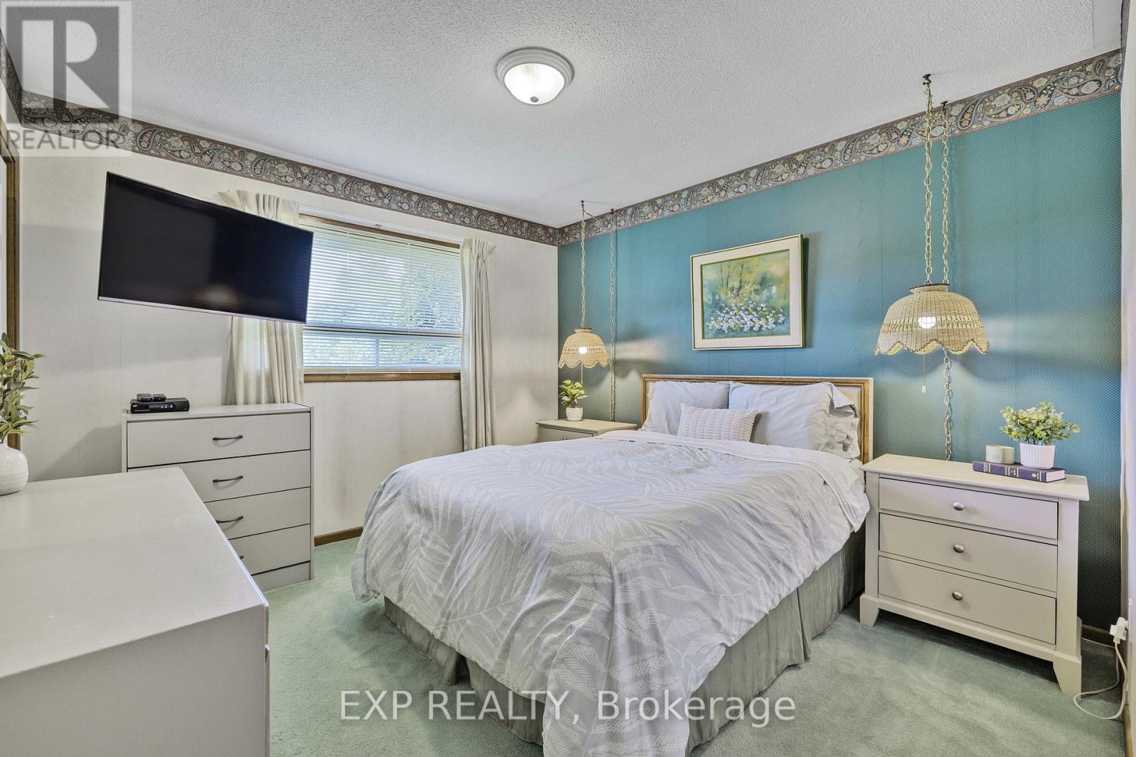 359 Aldred Drive, Scugog, ON - Indoor Photo Showing Bedroom