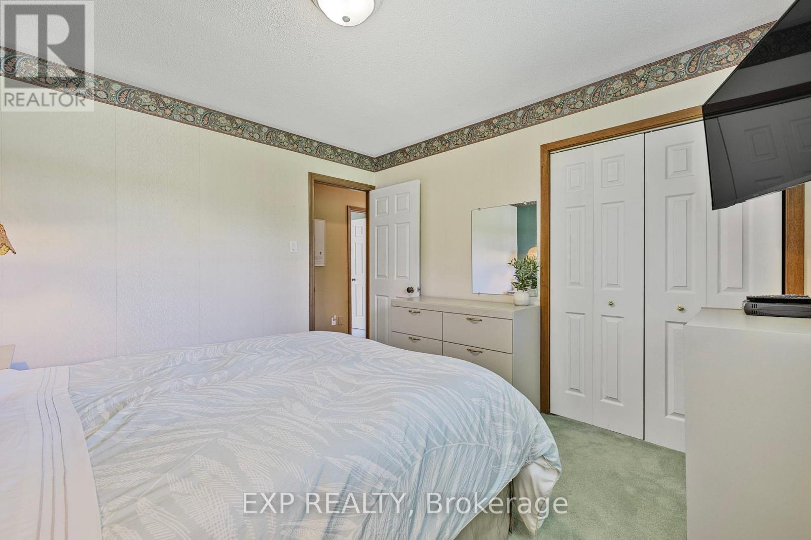 359 Aldred Drive, Scugog, ON - Indoor Photo Showing Bedroom